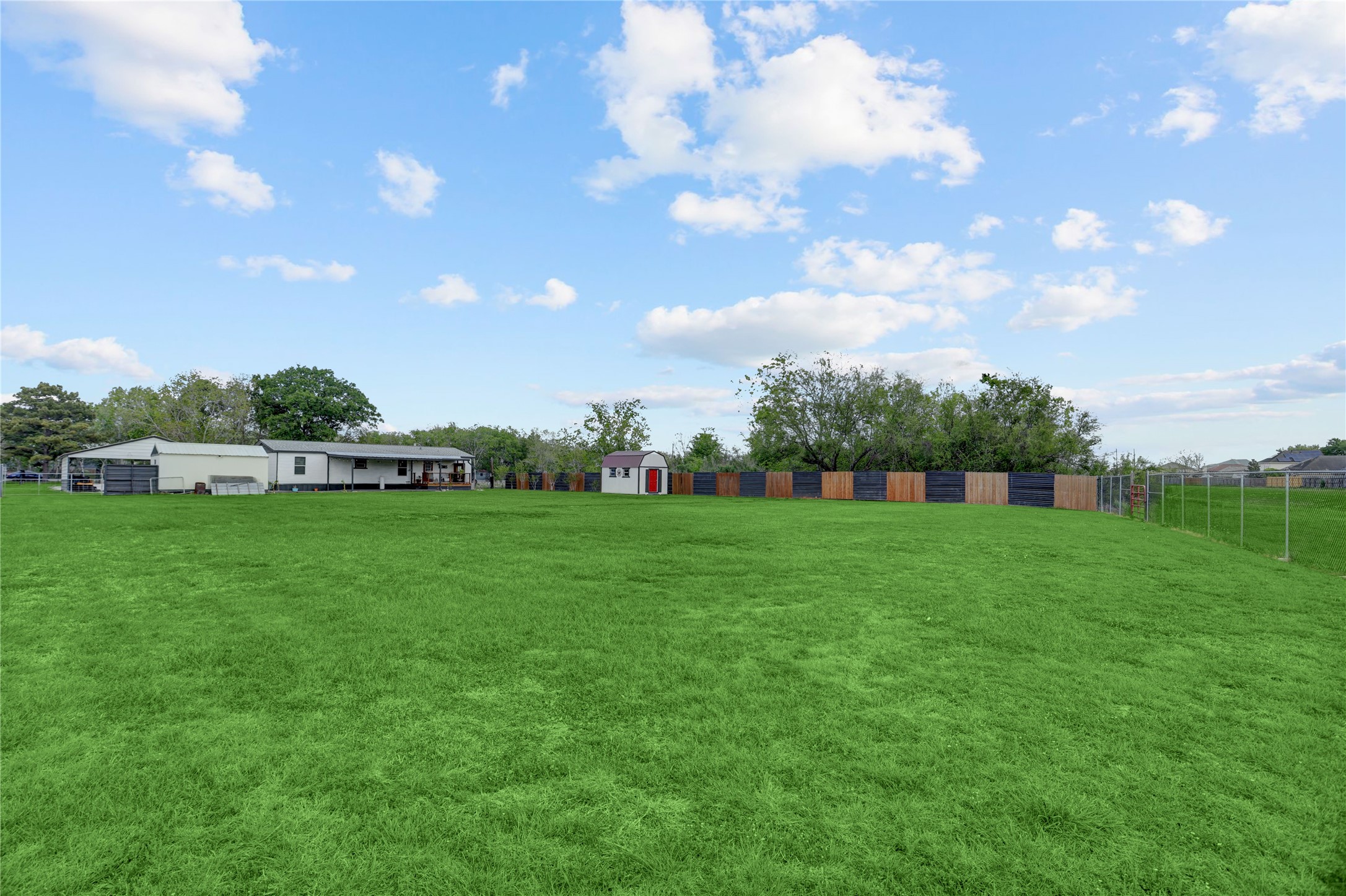 2811 Pisces Street Rosenberg, TX 77469 - Photo 28 of 34 Large fully fenced backyard.