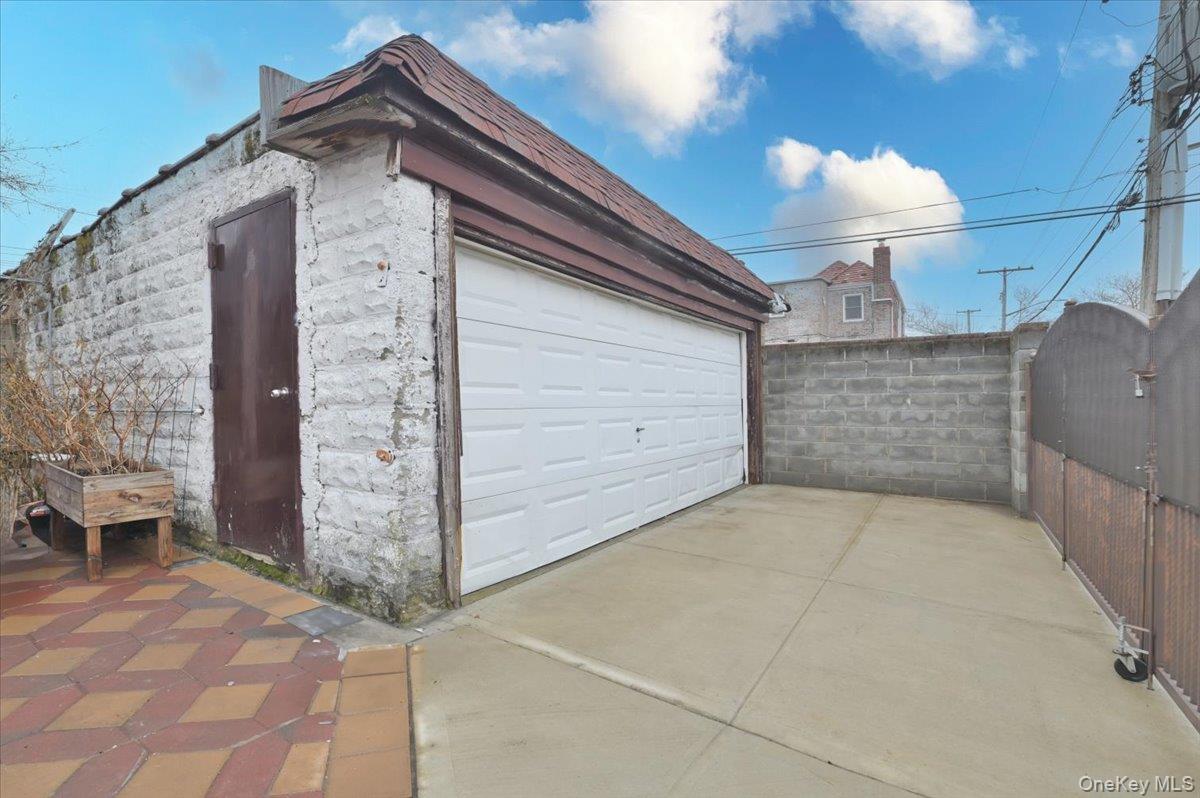 130-71 225th Street Queens, NY 11413 - Photo 24 of 26 a view of entryway