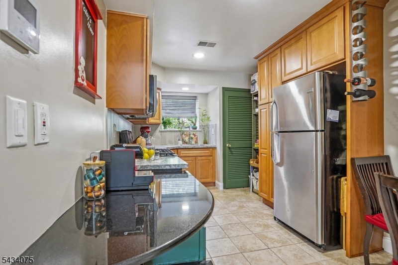 272 Walnut Street, Unit 6D Newark, NJ 07105 - Photo 13 of 24