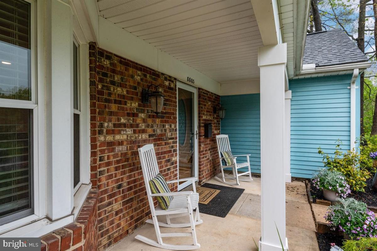 8803 Gramercy Lane Laurel, MD 20708 - Photo 4 of 43 Front Porch