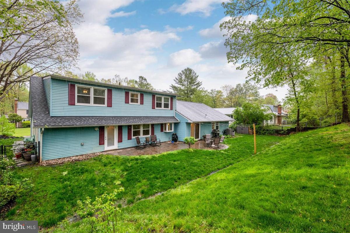 8803 Gramercy Lane Laurel, MD 20708 - Photo 34 of 43 Plenty of Room for Entertaining