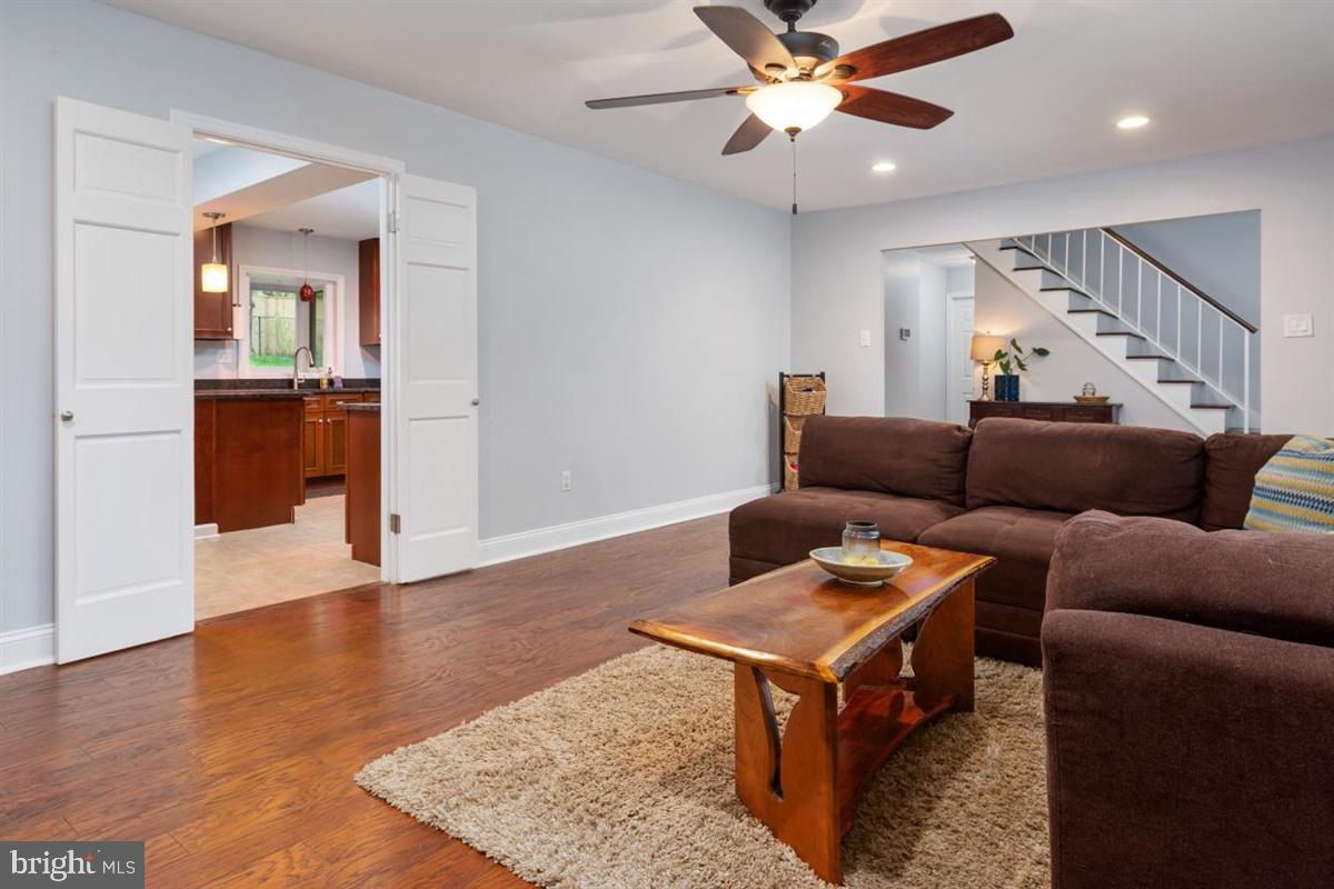 8803 Gramercy Lane Laurel, MD 20708 - Photo 9 of 43 Family Room off the Kitchen