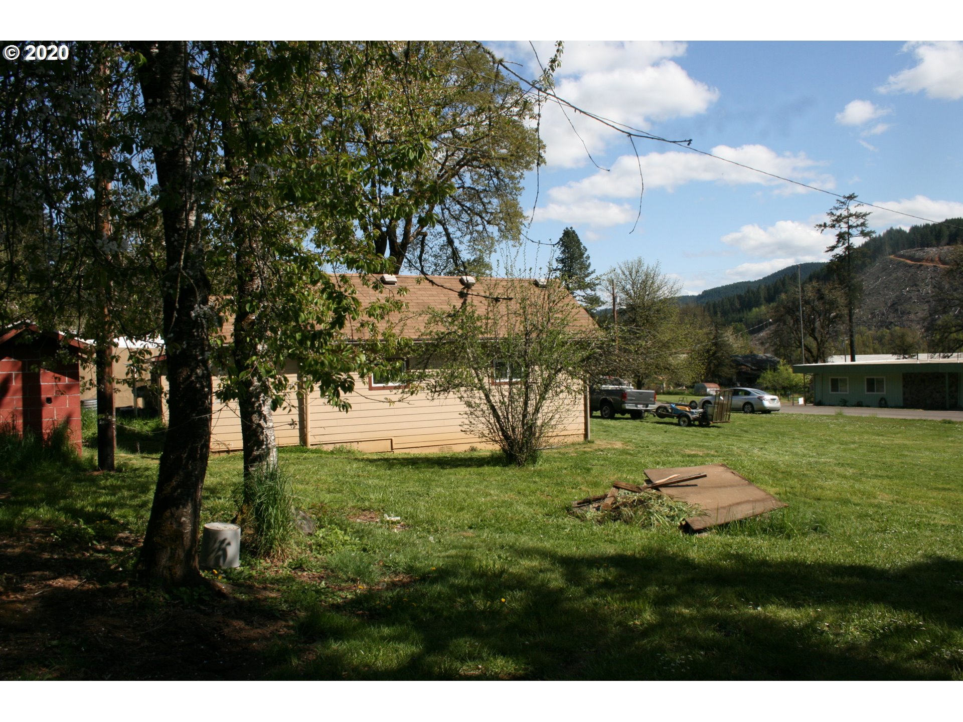 22541 Fir Street Noti, OR 97461 - Photo 12 of 29 Gallery Image 12