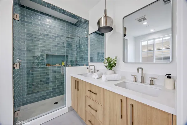 $1,675,000 | 2420 Ives Lane, Unit B, Redondo Beach, CA 90278