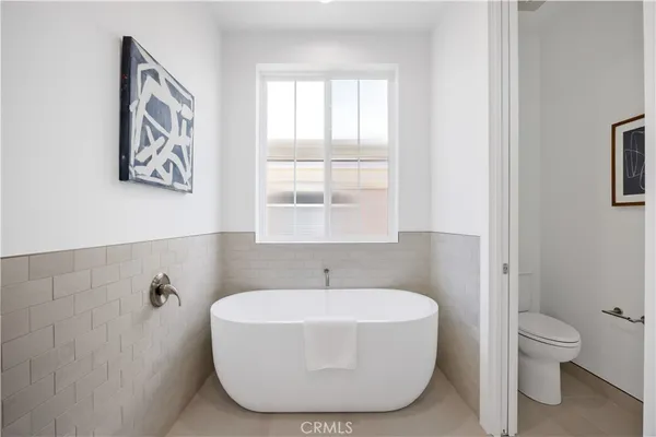 $1,675,000 | 2420 Ives Lane, Unit B, Redondo Beach, CA 90278