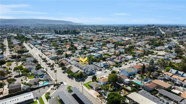 $1,675,000 | 2420 Ives Lane, Unit B, Redondo Beach, CA 90278