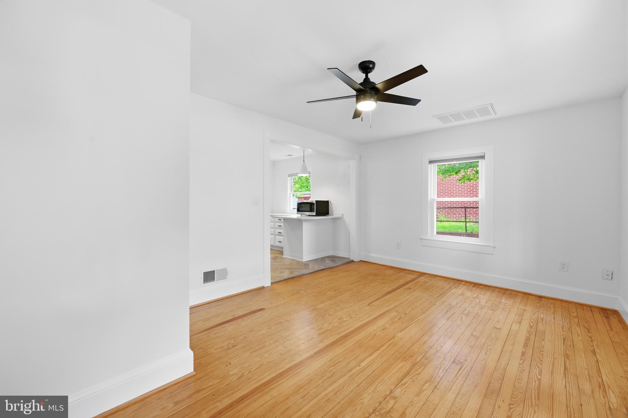 2705 1st Road South Arlington, VA 22204 - Photo 6 of 25 Gallery Image 6