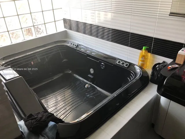 $3,990 | 9810 Northwest 47th Terrace, Unit 9810, Doral, FL 33178