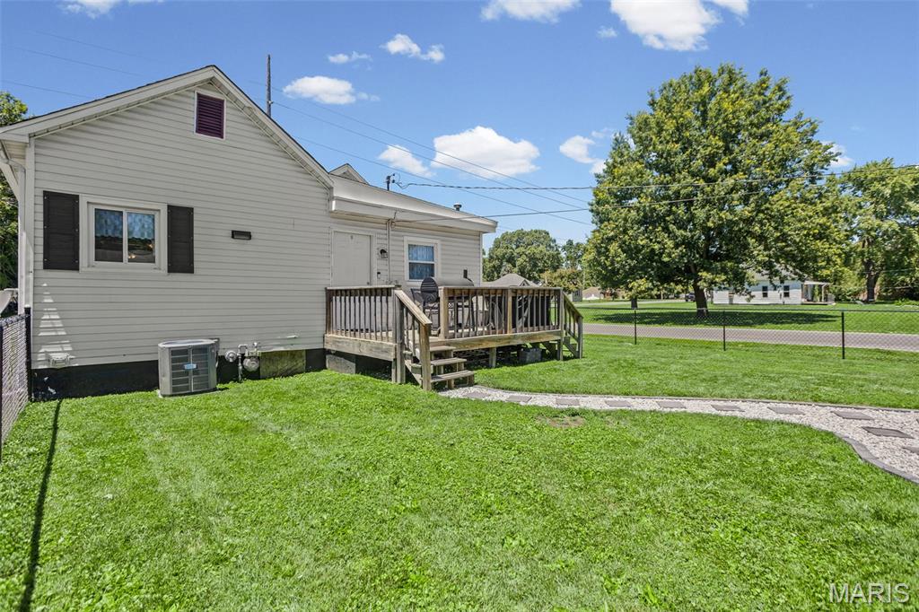 1001 South Macoupin Street Gillespie, IL 62033 - Photo 7 of 38