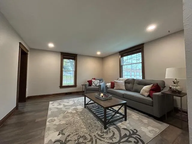 $274,900 | 110 4th Street Southwest, Plainview, MN 55964