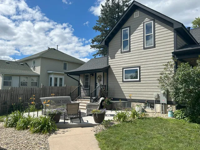 $274,900 | 110 4th Street Southwest, Plainview, MN 55964