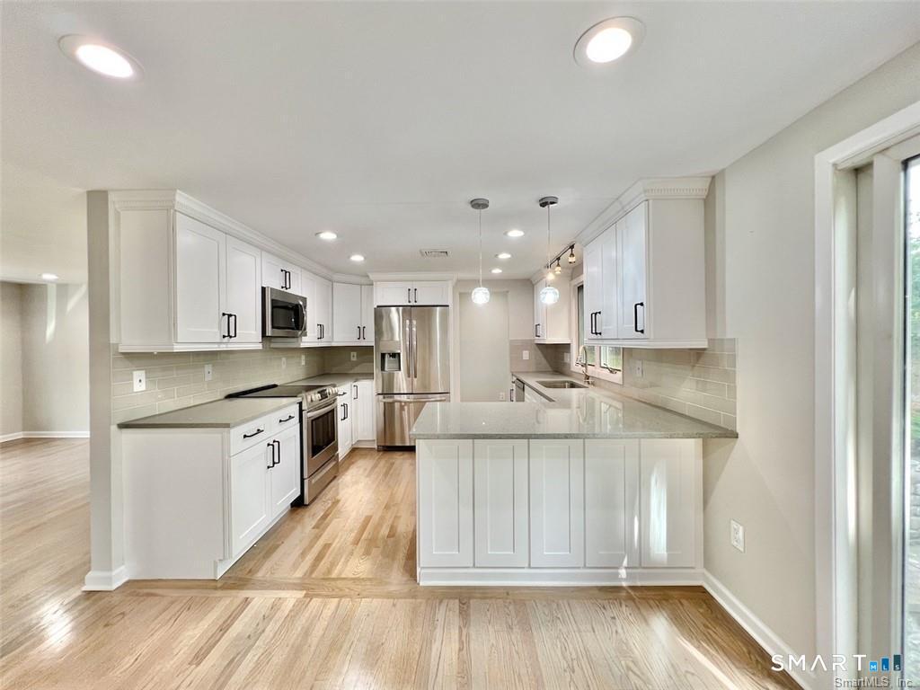 34 Crescent Road Westport, CT 06880 - Photo 14 of 27