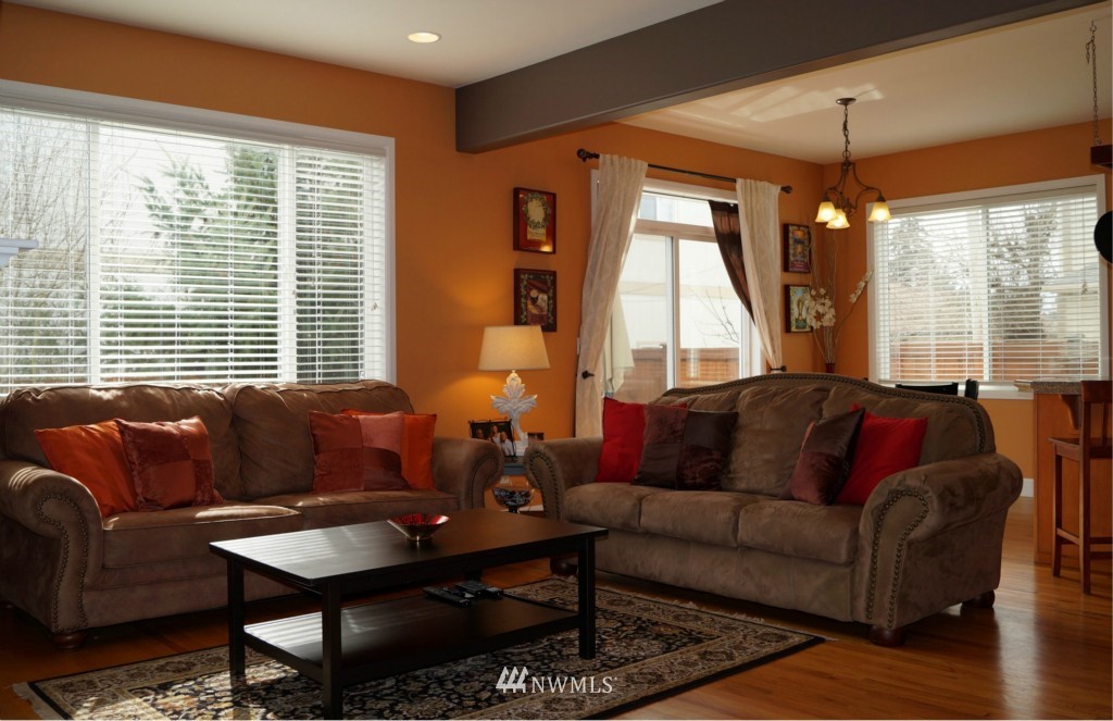 4205 Northeast 9th Place Renton, WA 98059 - Photo 3 of 24
