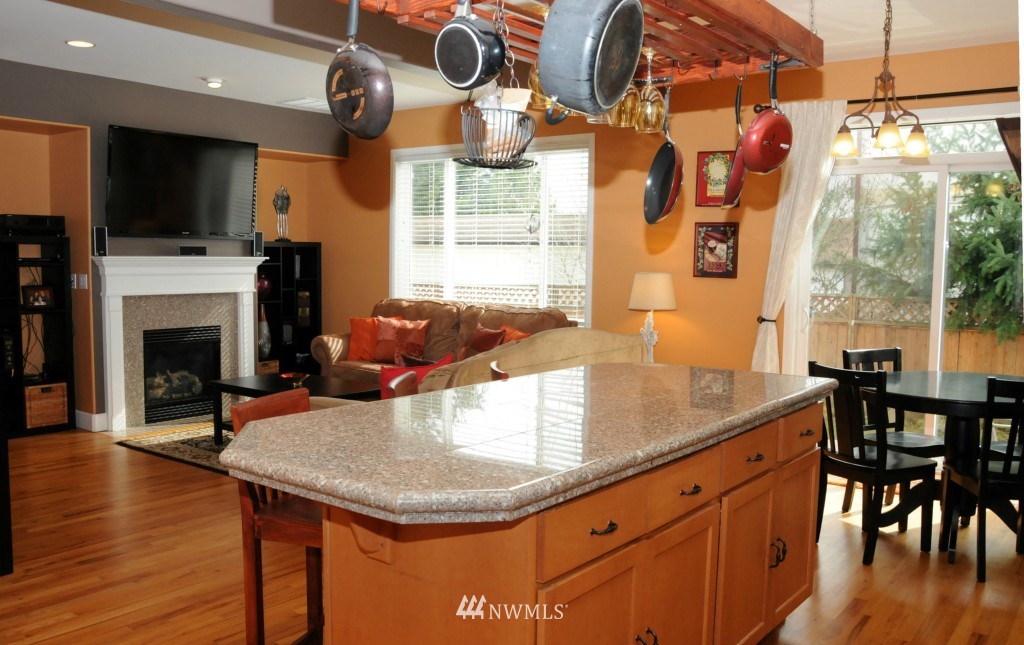 4205 Northeast 9th Place Renton, WA 98059 - Photo 6 of 24