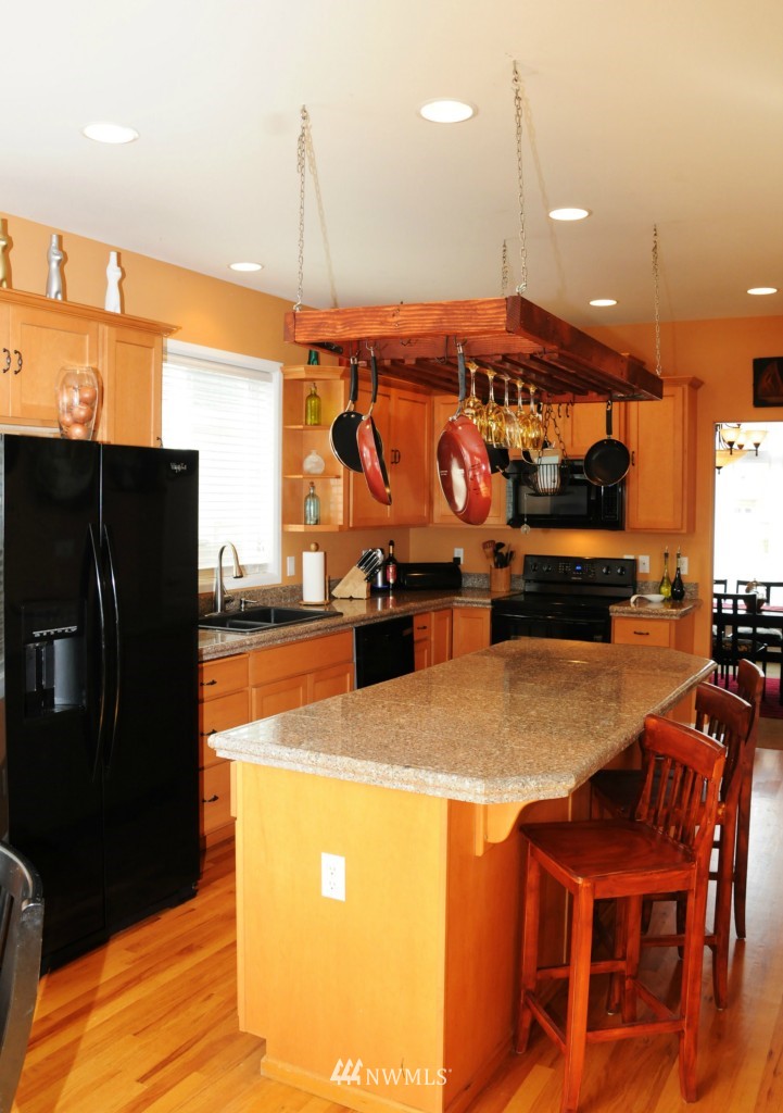 4205 Northeast 9th Place Renton, WA 98059 - Photo 7 of 24