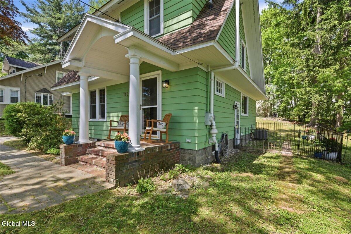 1505 Van Antwerp Road Niskayuna, NY 12309 - Photo 29 of 34 11-004_MW2_9558