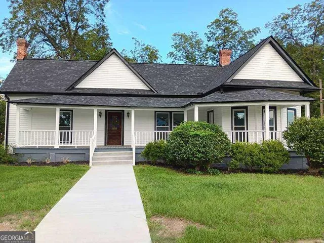 front view of house with a yard