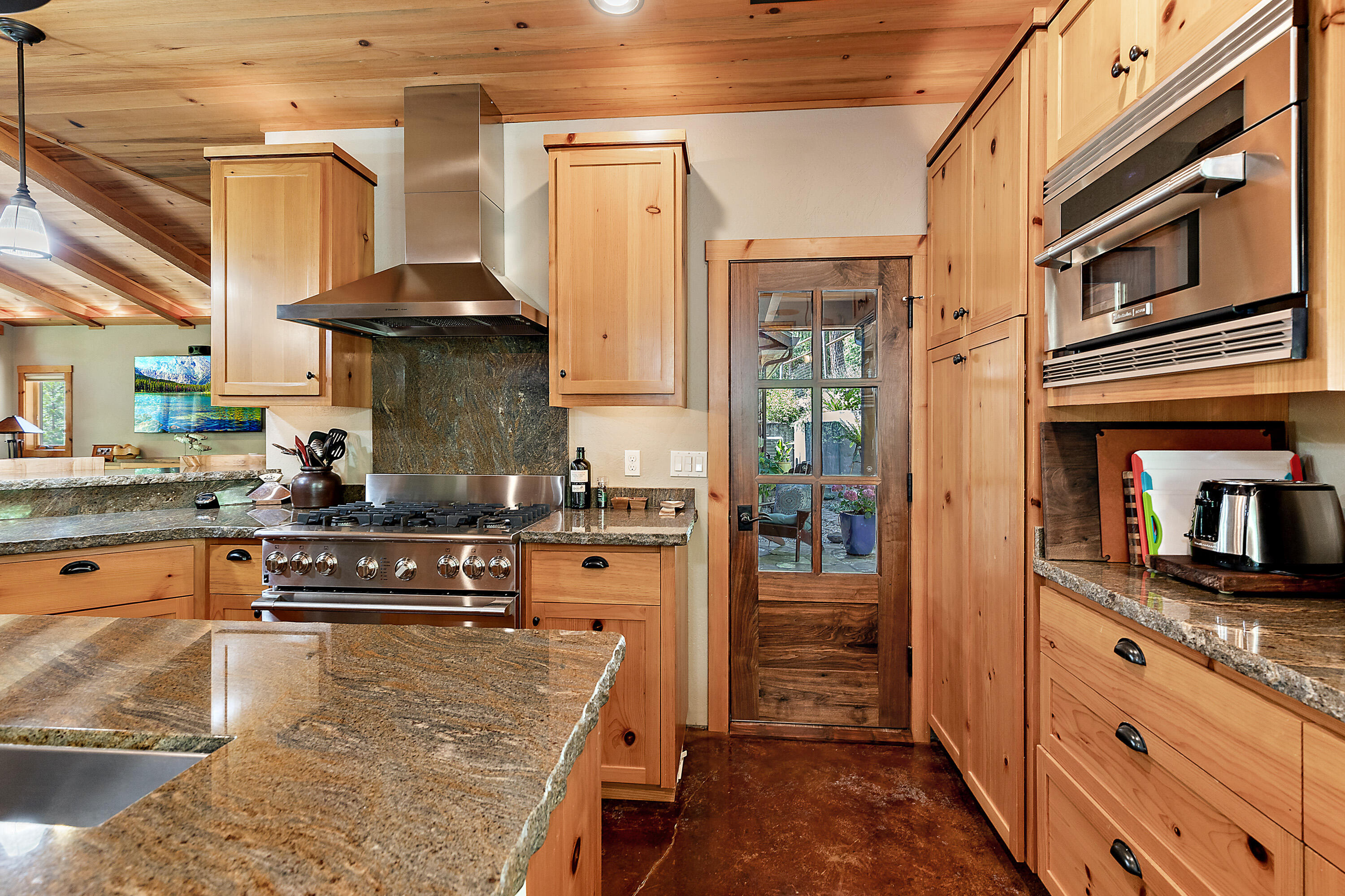 340 Rene Drive Shady Cove, OR 97539 - Photo 14 of 43 RD(33)