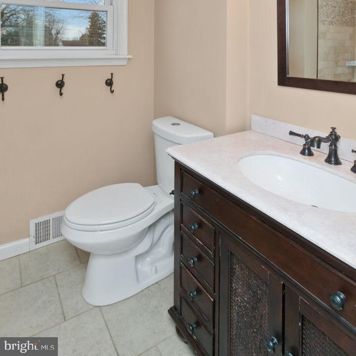 1024 Riviera Road Warminster, PA 18974 - Photo 17 of 26