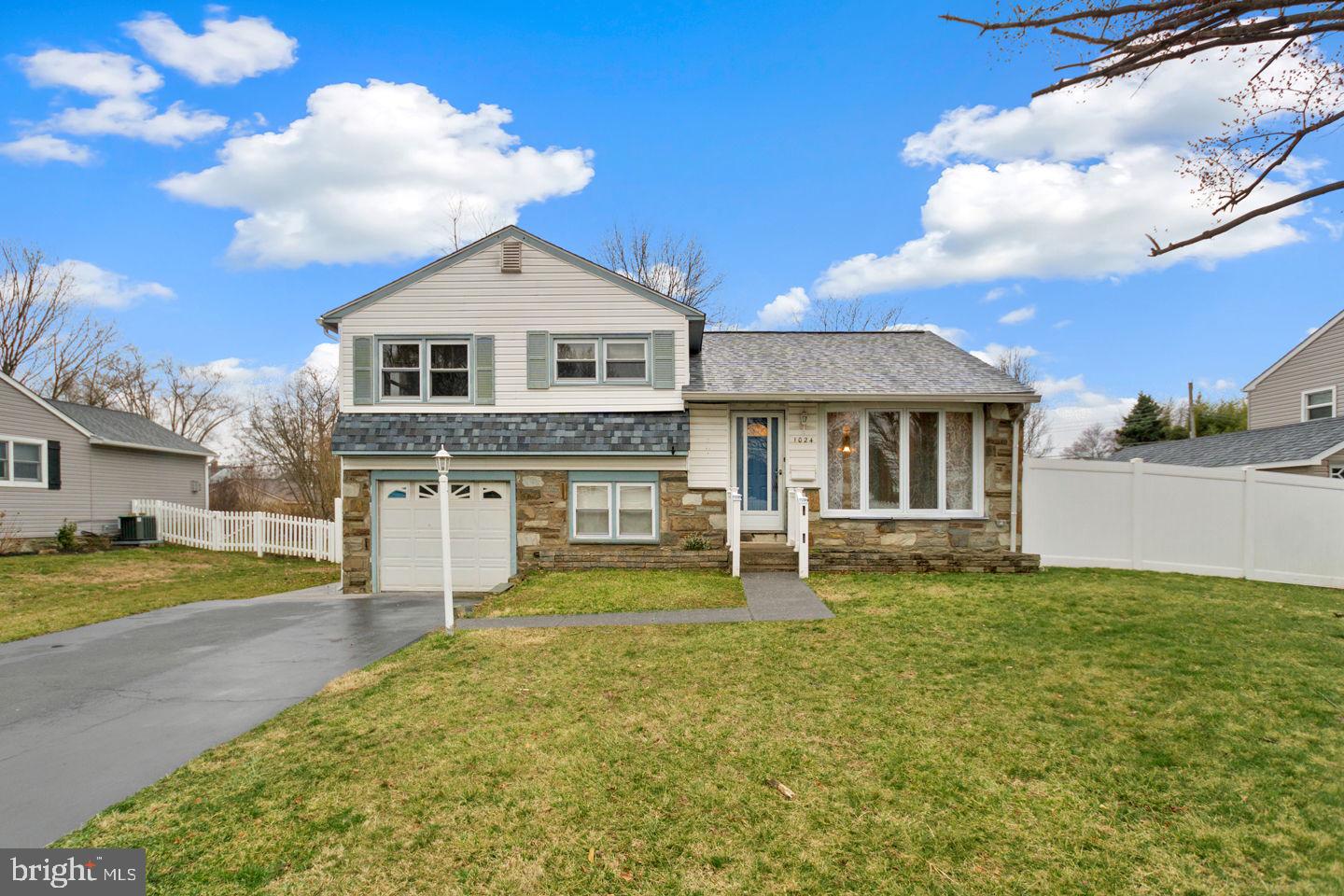 1024 Riviera Road Warminster, PA 18974 - Photo 2 of 26
