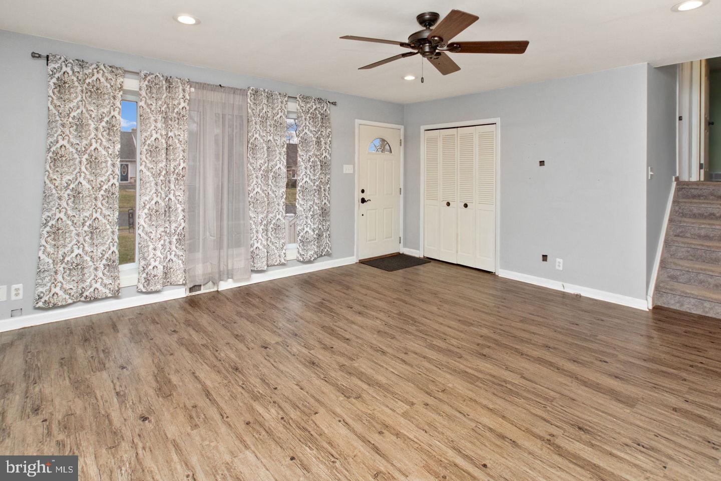 1024 Riviera Road Warminster, PA 18974 - Photo 4 of 26