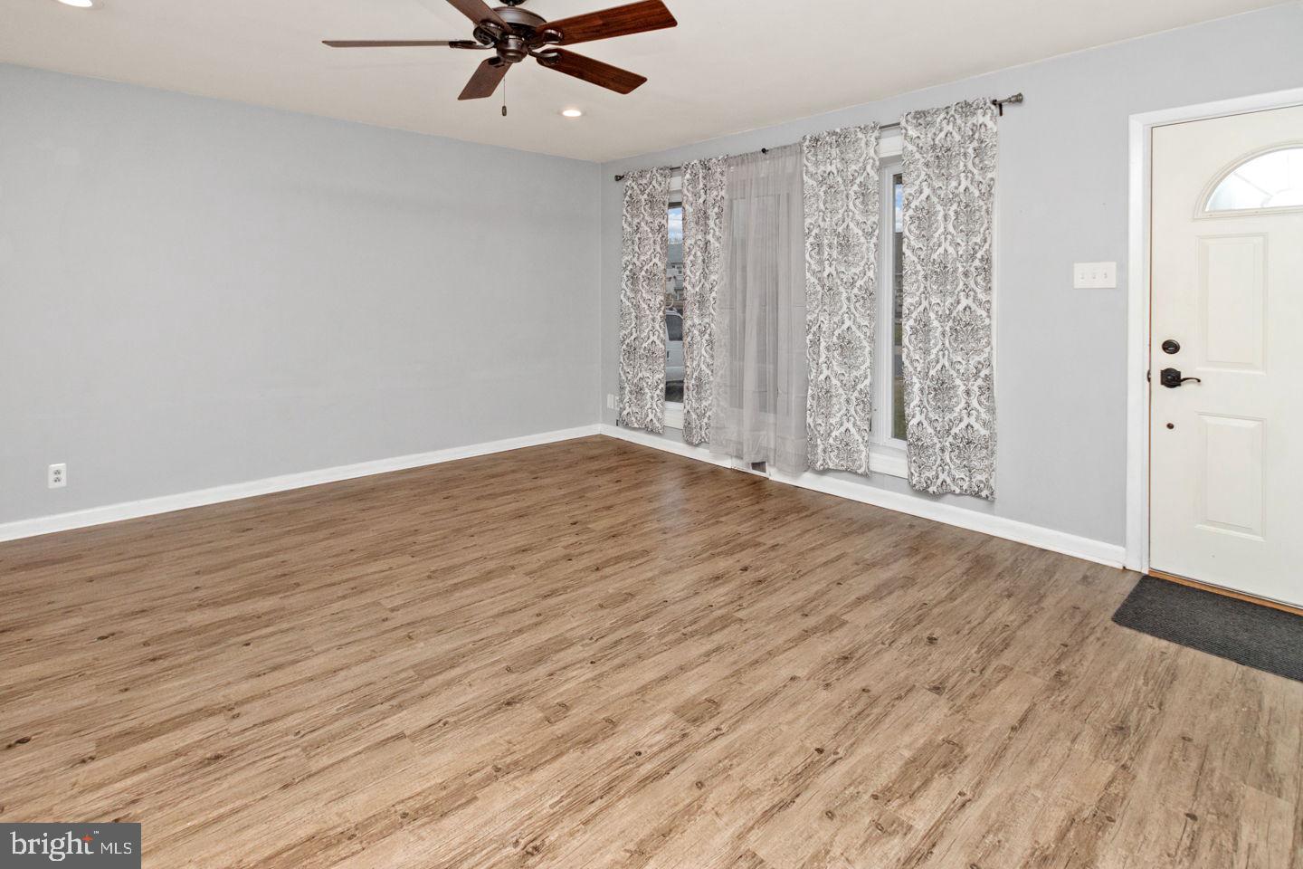 1024 Riviera Road Warminster, PA 18974 - Photo 5 of 26