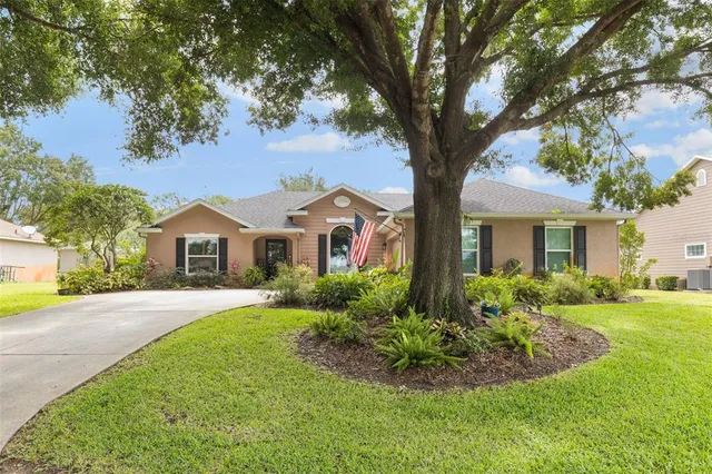 $389,500 | 1095 Club Hills Drive, Eustis, FL 32726