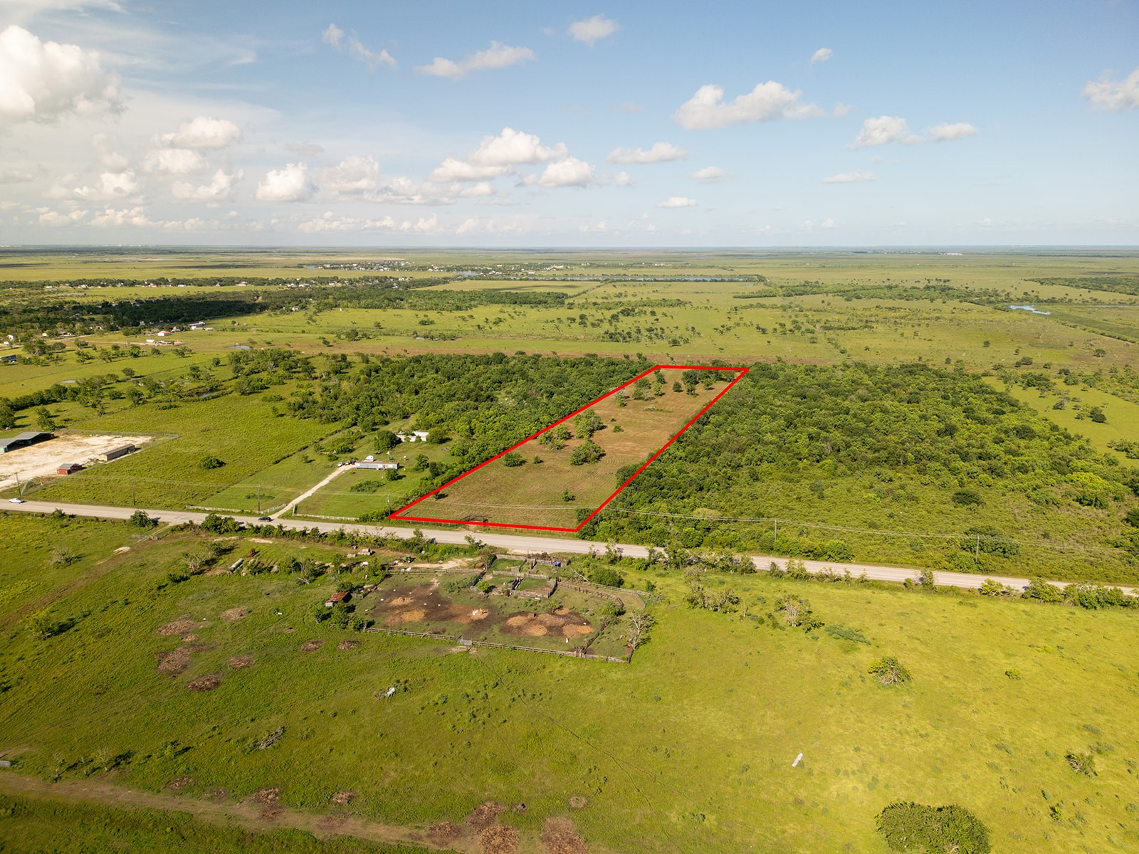 11030 Farm To Market Road 523 Angleton, TX 77515 - Photo 2 of 10 a view of an ocean