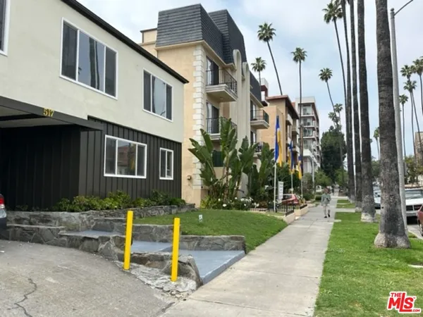 $1,850 | 517 South Kenmore Avenue, Unit 12, Los Angeles, CA 90020