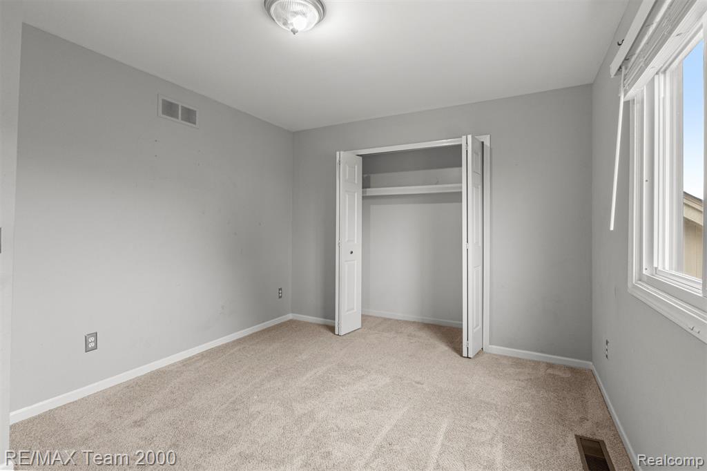 51336 Pinewood Drive Macomb, MI 48042 - Photo 34 of 55 Gallery Image 34