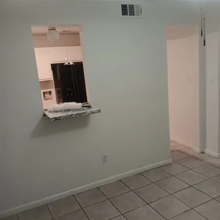 $1,100 | 521 Ferguson Street, Unit B1, Humble, TX 77338