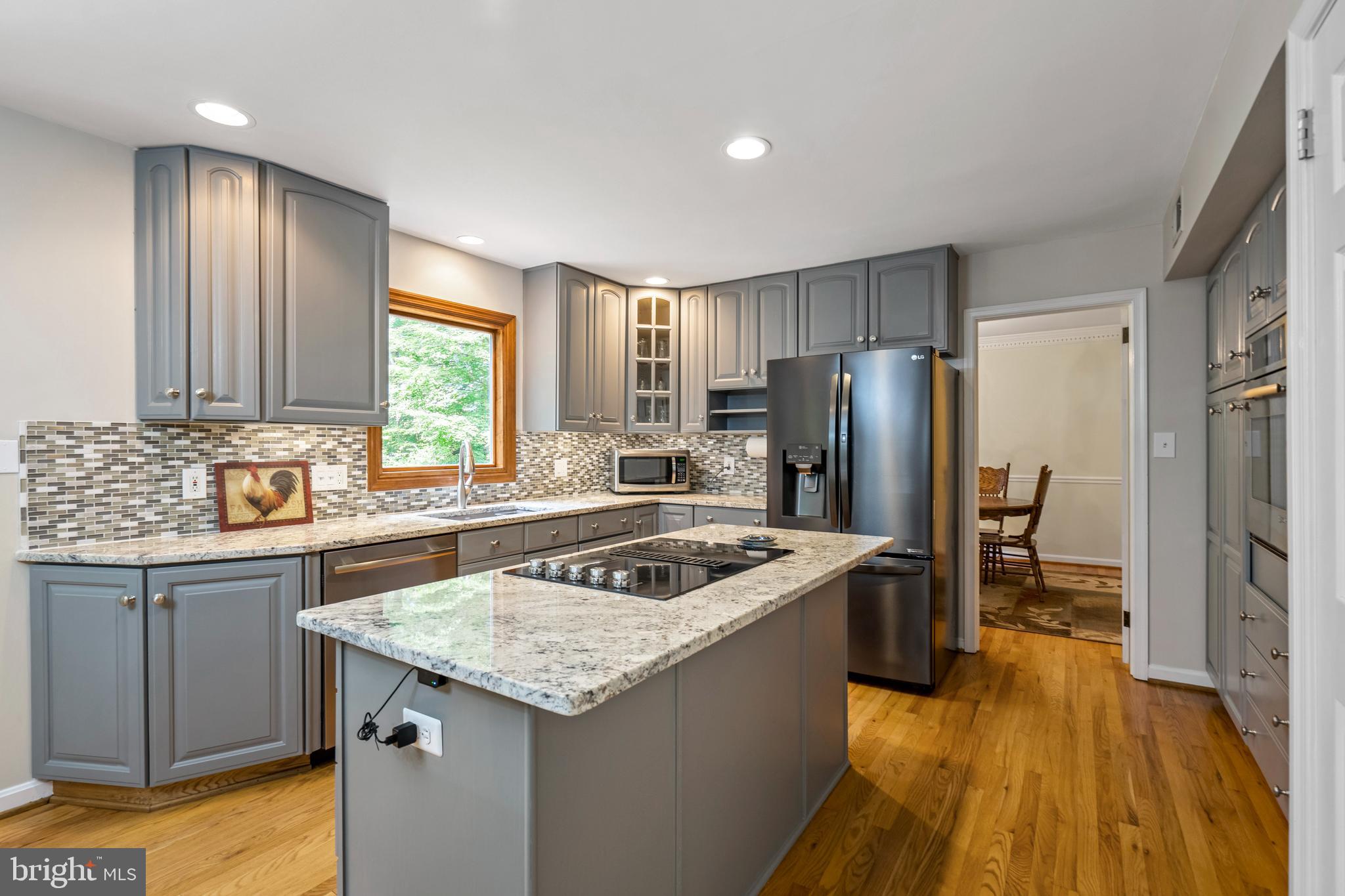 8029 Whitting Drive Manassas, VA 20112 - Photo 2 of 38