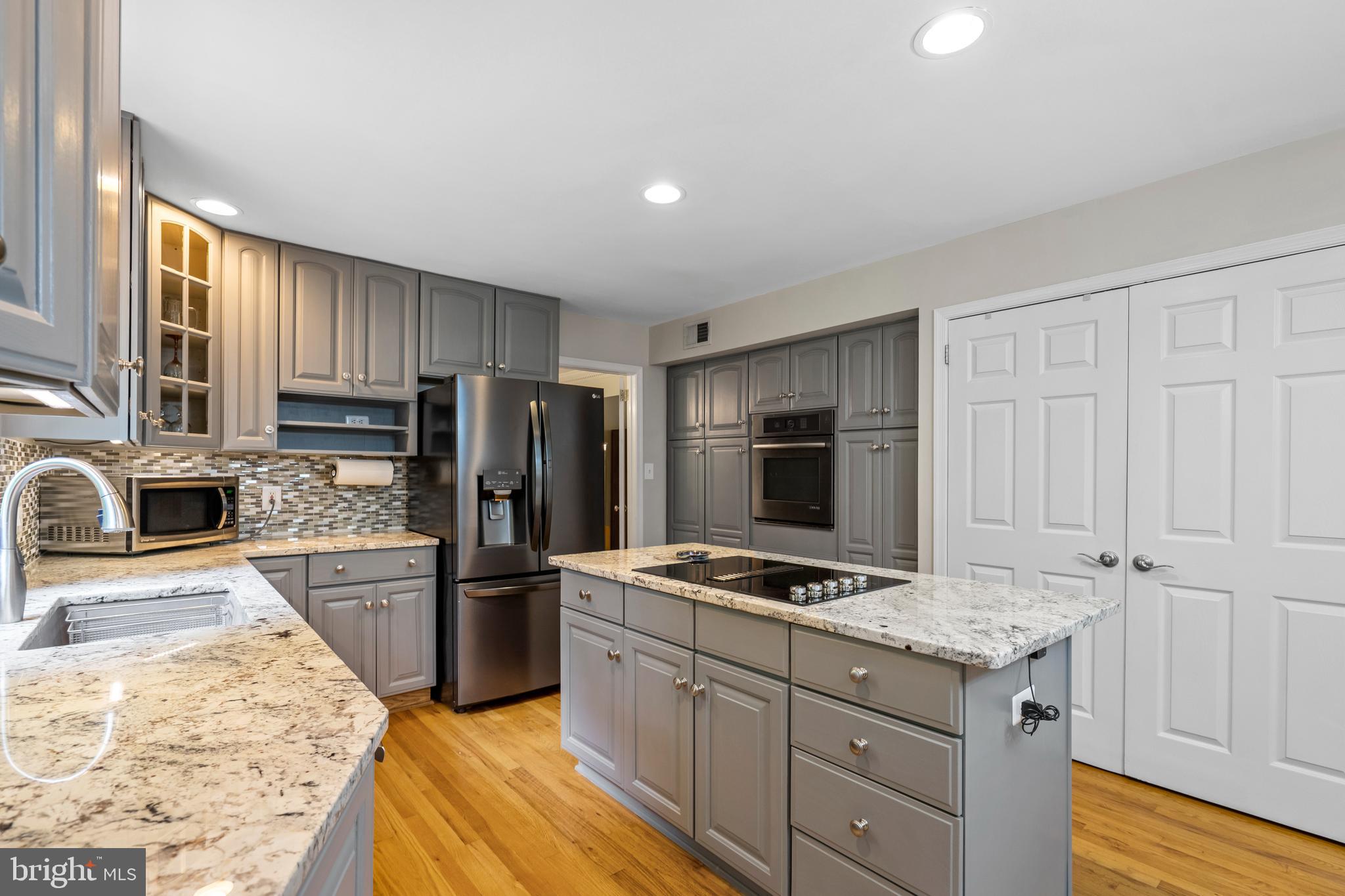8029 Whitting Drive Manassas, VA 20112 - Photo 3 of 38