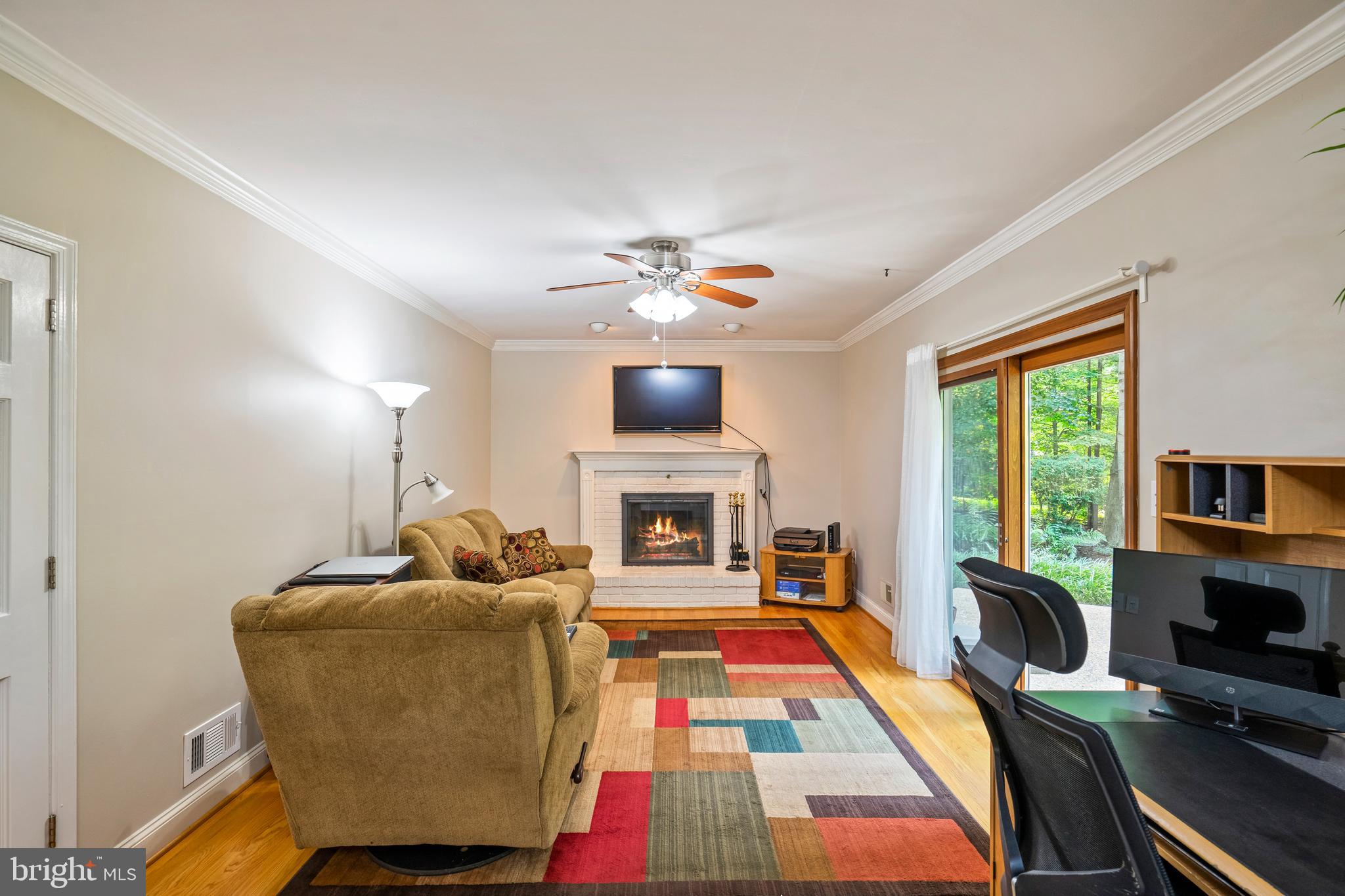 8029 Whitting Drive Manassas, VA 20112 - Photo 6 of 38