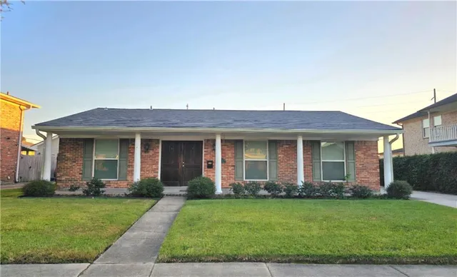 $2,400 | 2164 Legion Drive, Gretna, LA 70056