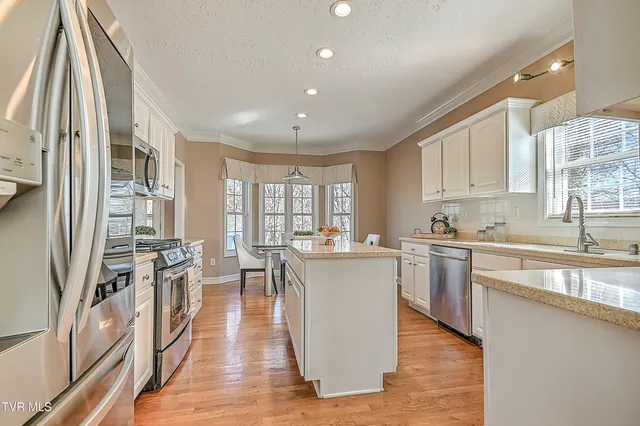 $649,000 | 1036 Sussex Drive, Kingsport, TN 37660