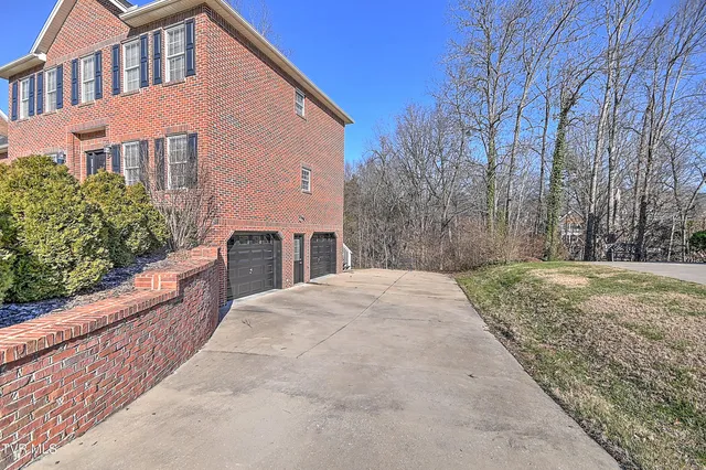 $649,000 | 1036 Sussex Drive, Kingsport, TN 37660