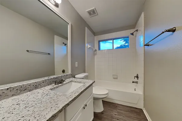 $2,140 | 32414 Angler Park, Conroe, TX 77385