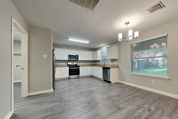 $2,140 | 32414 Angler Park, Conroe, TX 77385