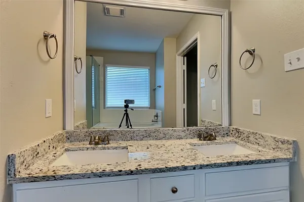 $2,140 | 32414 Angler Park, Conroe, TX 77385