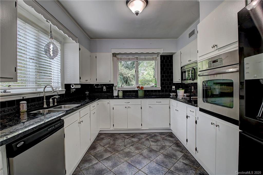 302 West Old Post Road Cherryville, NC 28021 - Photo 7 of 33 Gallery Image 7