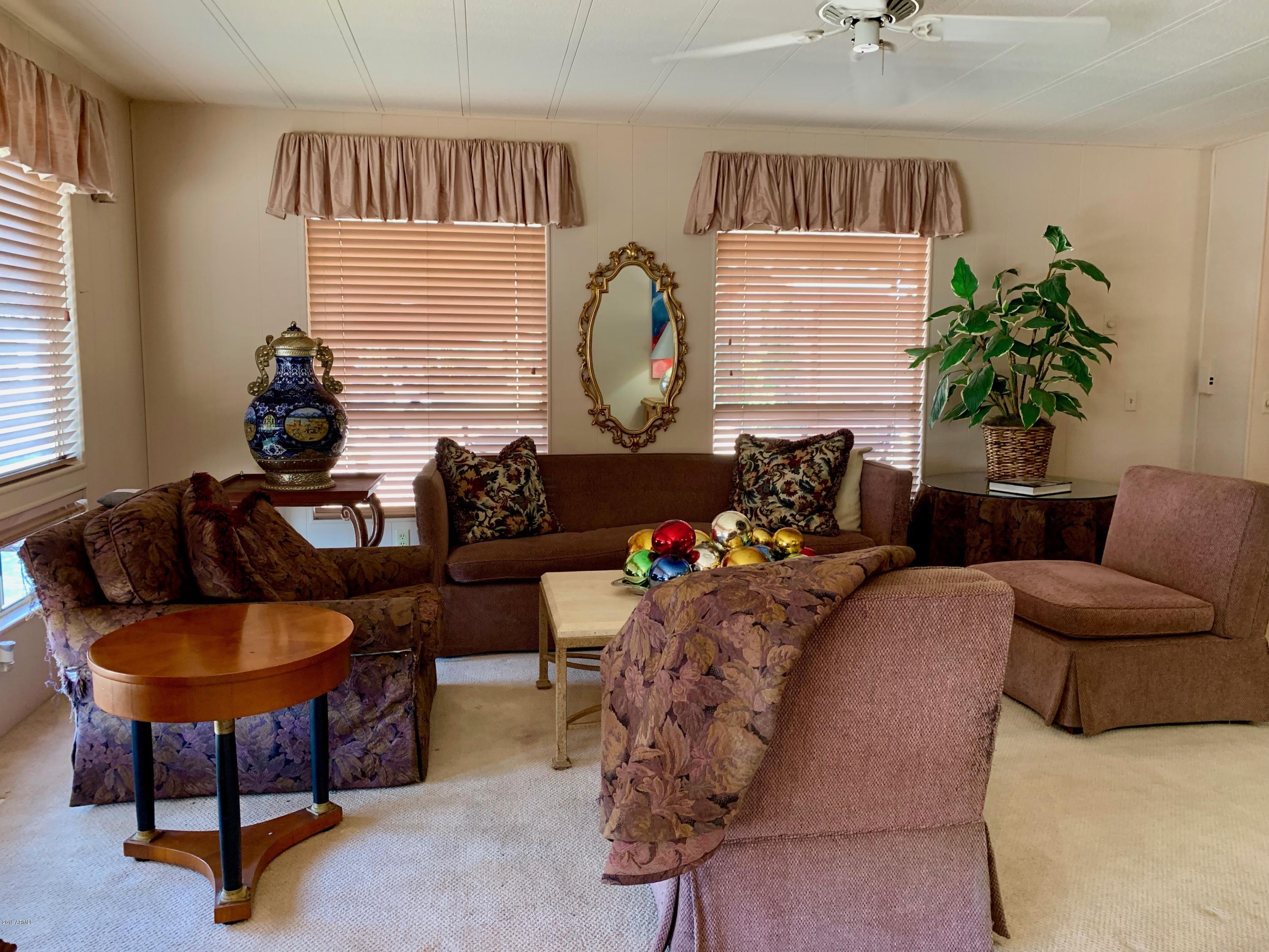 3511 East Grandview Road Phoenix, AZ 85032 - Photo 7 of 33 Living Room