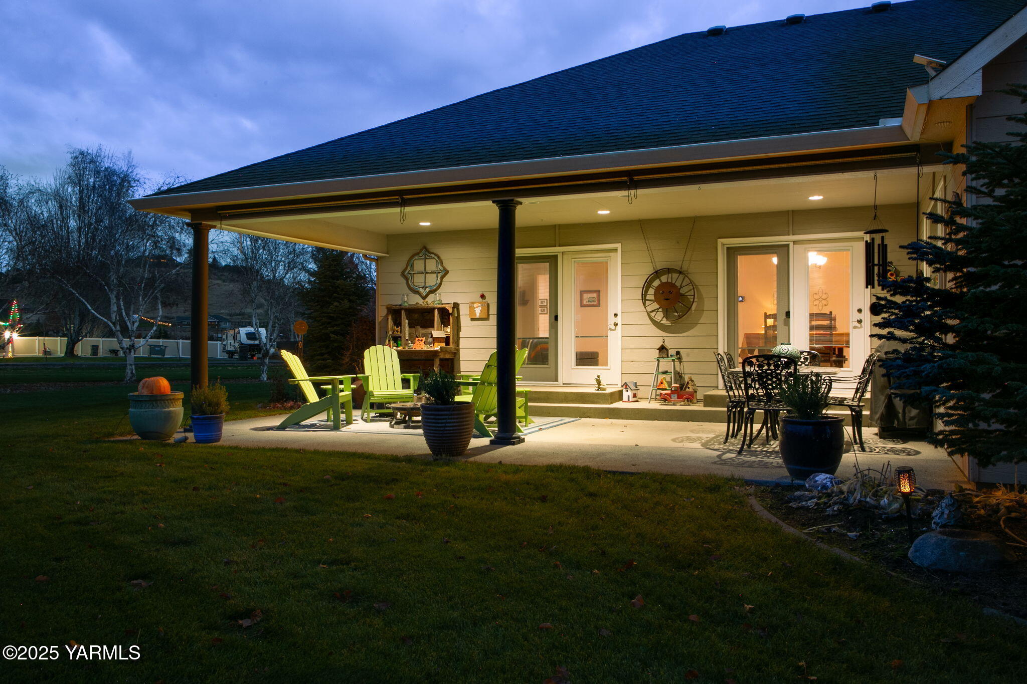 1701 Mapleway Road Yakima, WA 98908 - Photo 26 of 35 a view of back yard of the house