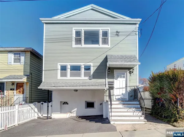 $3,300 | 156 Crystal Street, Unit 2, North Arlington, NJ 07031