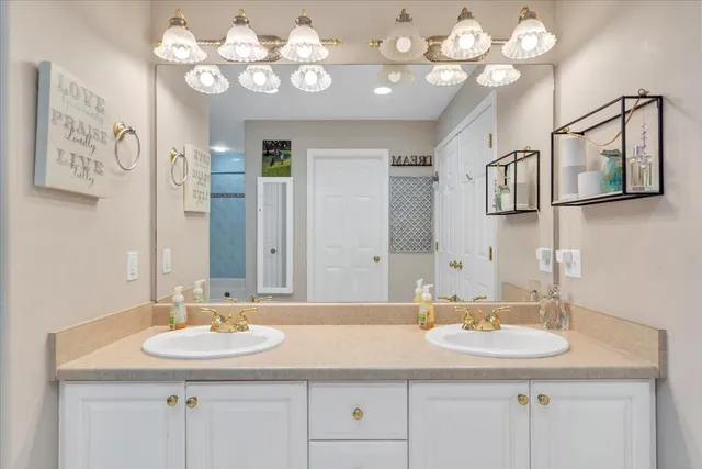 $859,000 | 60 Cameron Circle, Wirtz, VA 24184