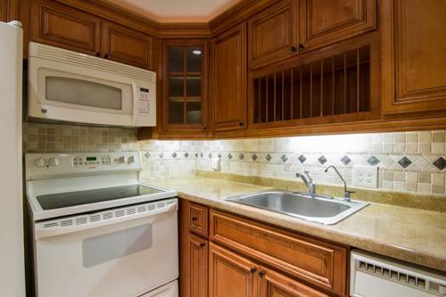384 Brighton J, Unit 384 Boca Raton, FL 33434 - Photo 4 of 13 Kitchen