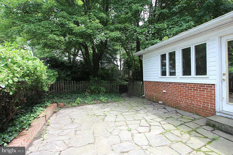 8809 Sundale Drive Silver Spring, MD 20910 - Photo 17 of 17 Exterior Rear