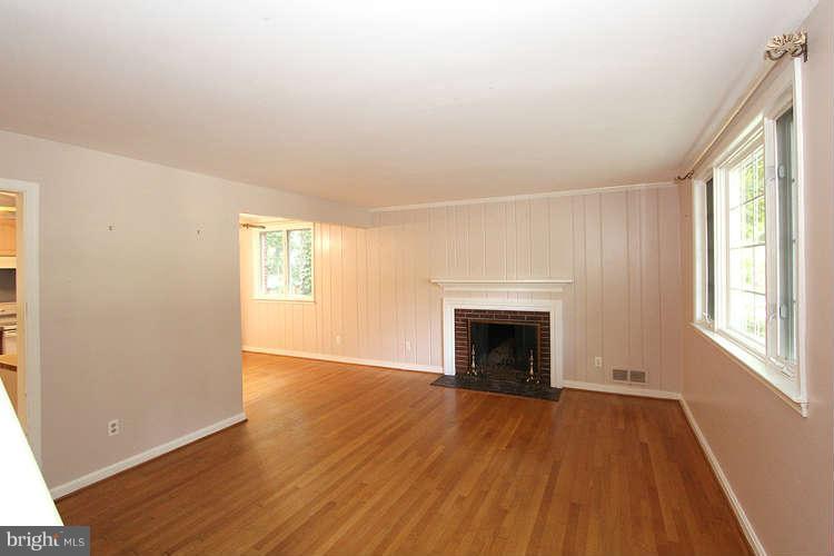 8809 Sundale Drive Silver Spring, MD 20910 - Photo 3 of 17 Interior General