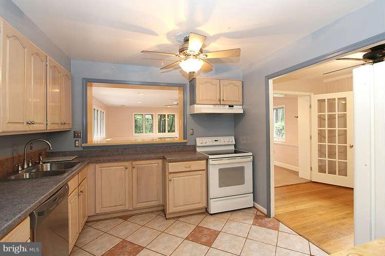 8809 Sundale Drive Silver Spring, MD 20910 - Photo 7 of 17 Kitchen
