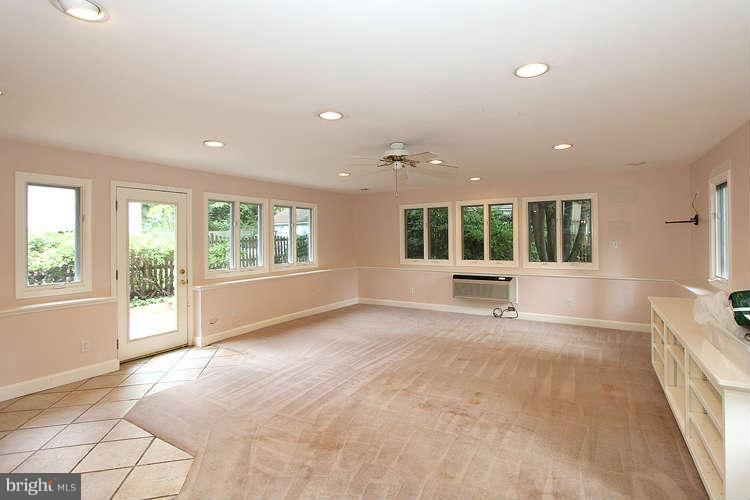 8809 Sundale Drive Silver Spring, MD 20910 - Photo 8 of 17 Family Room